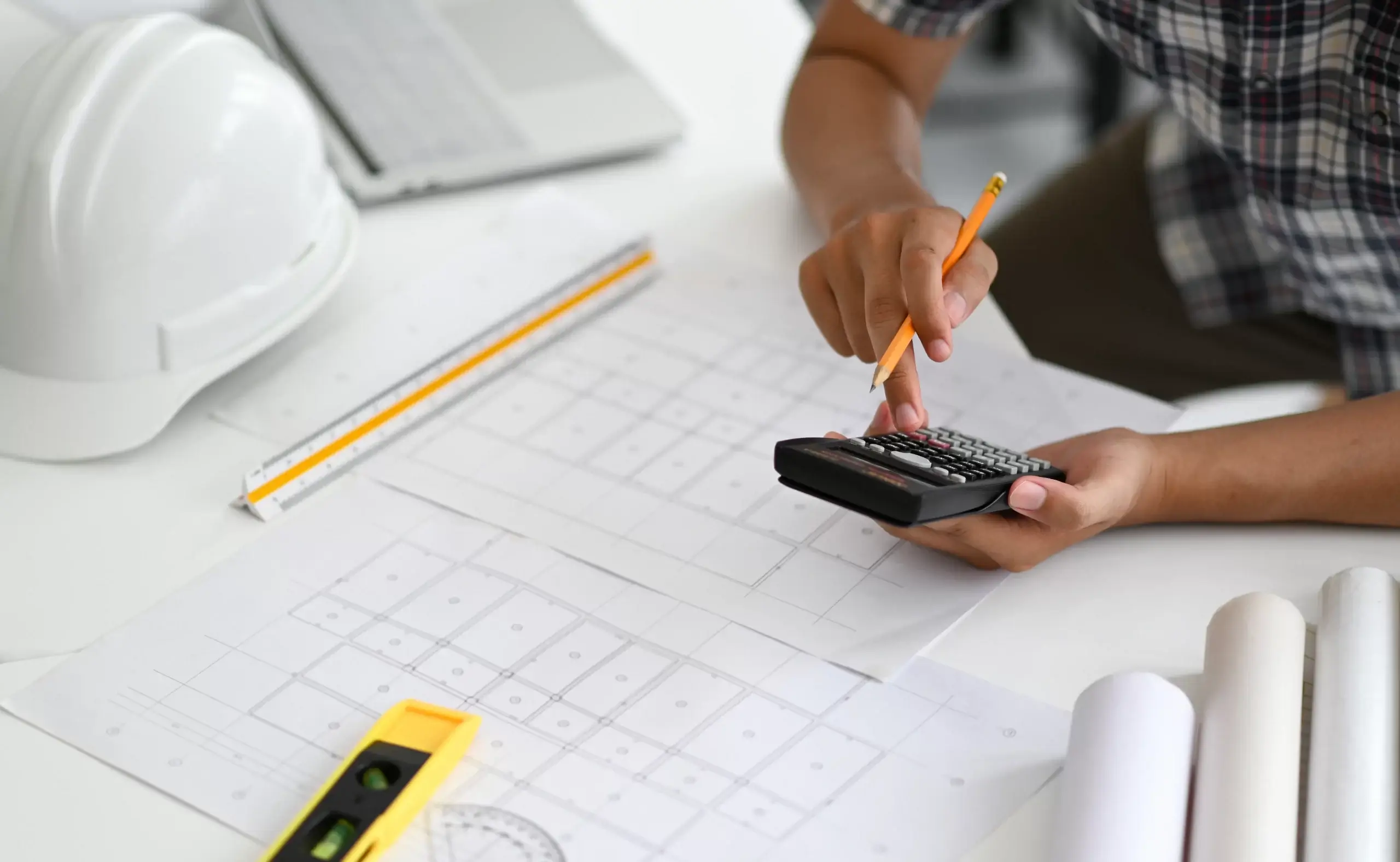 person who works for an outsource estimating company performing an estimate