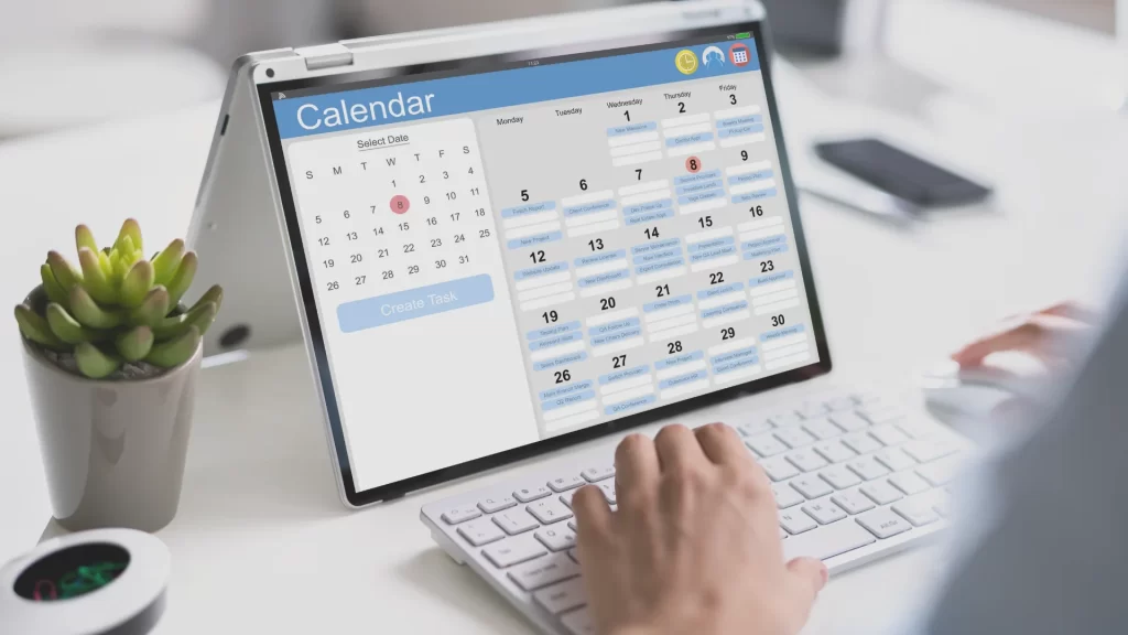 an appointment setter setting up appointments in an electronic calenda