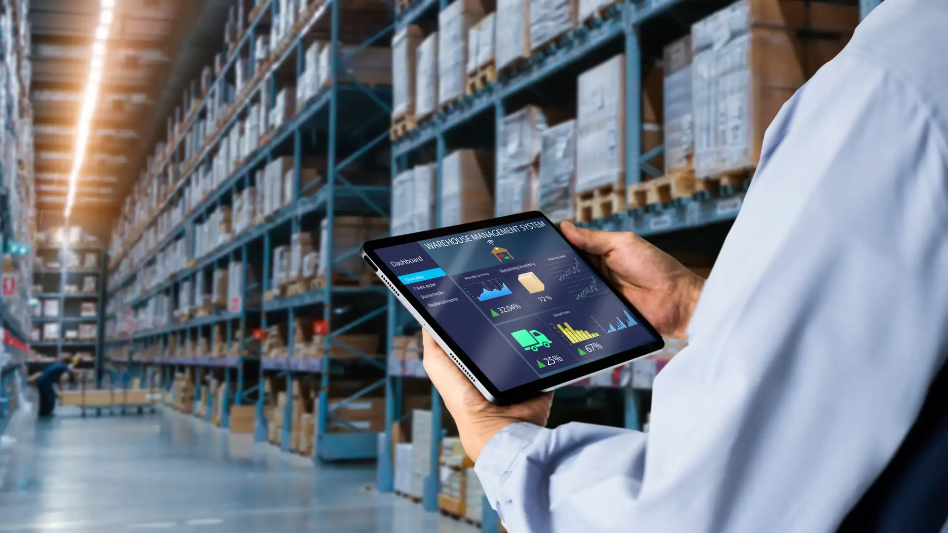 Leveraging Artificial Intelligence to Optimize E-commerce Inventory Management