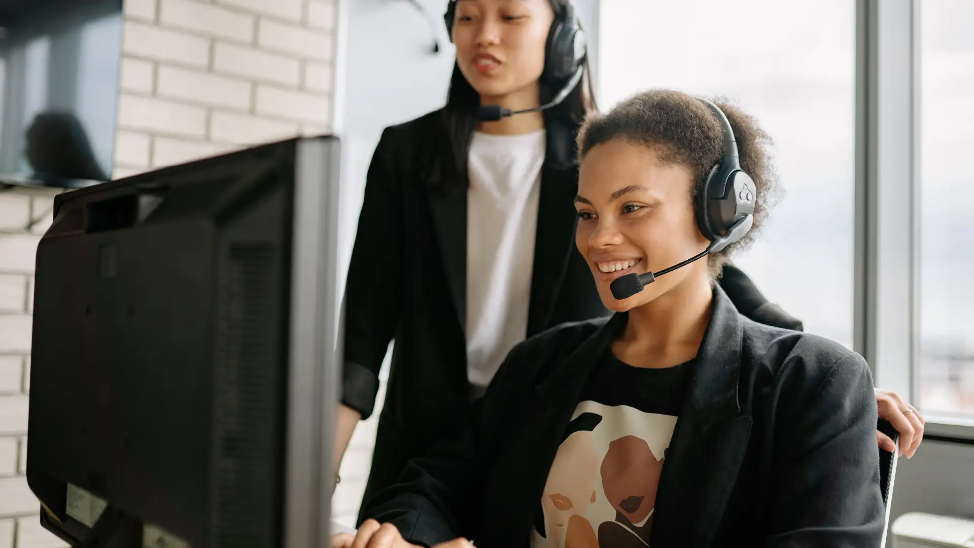 Email Support Outsourcing for Busy Inboxes_ How to Protect CSAT While Response Volume Climbs Image raw