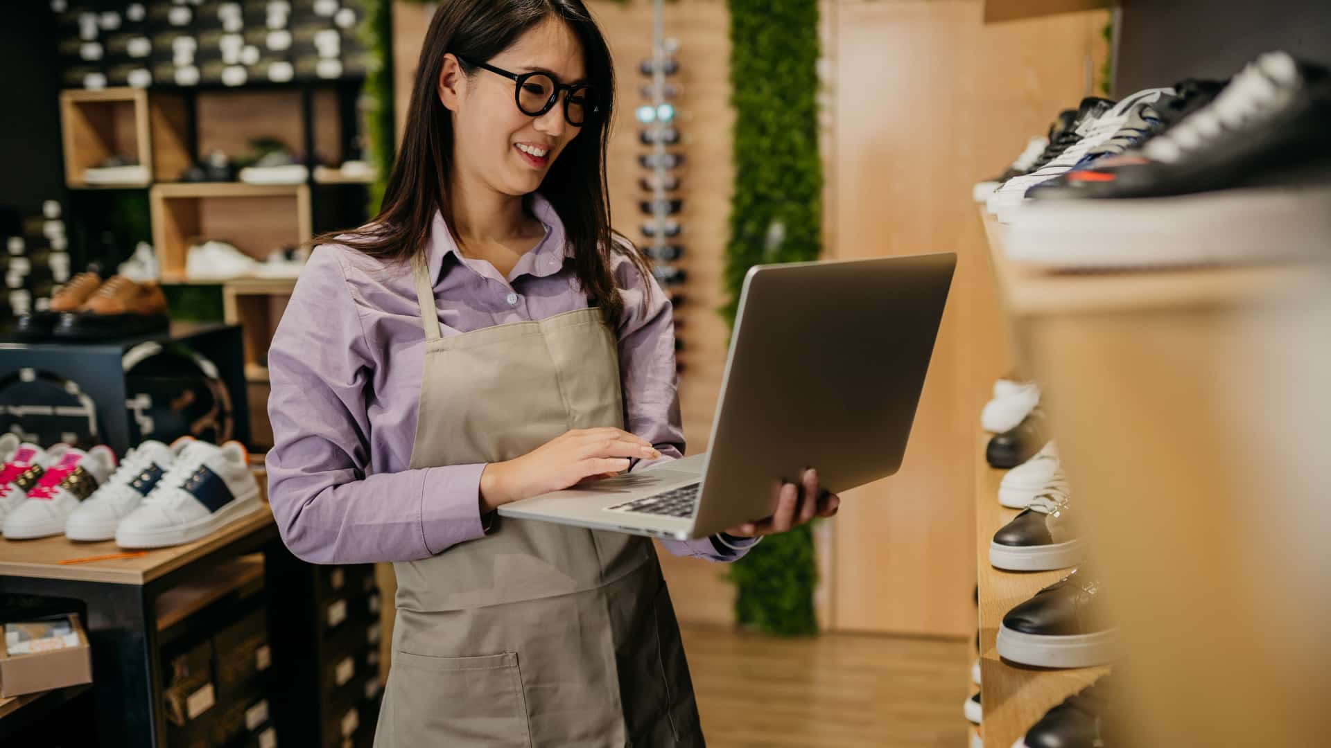 5 Signs Your Retail Business Is Ready to Outsource image raw